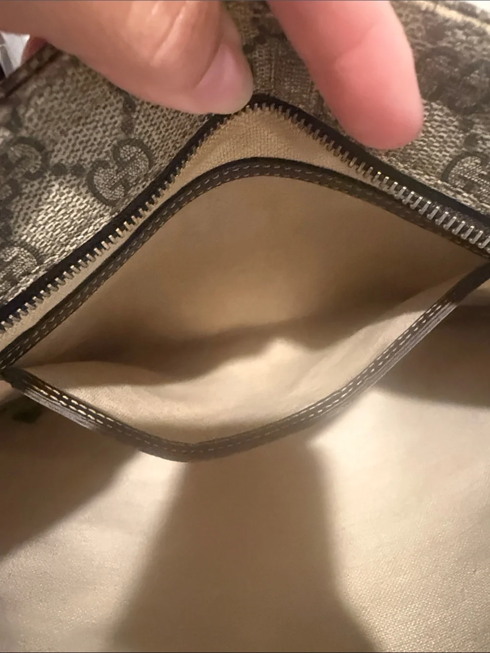 Gucci messenger crafted